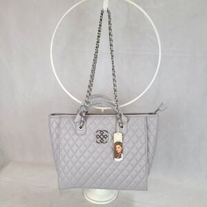 New DAISY FUENTES Gray Quilted Vegan Leather Zip Top Double Handle Tote Bag $108